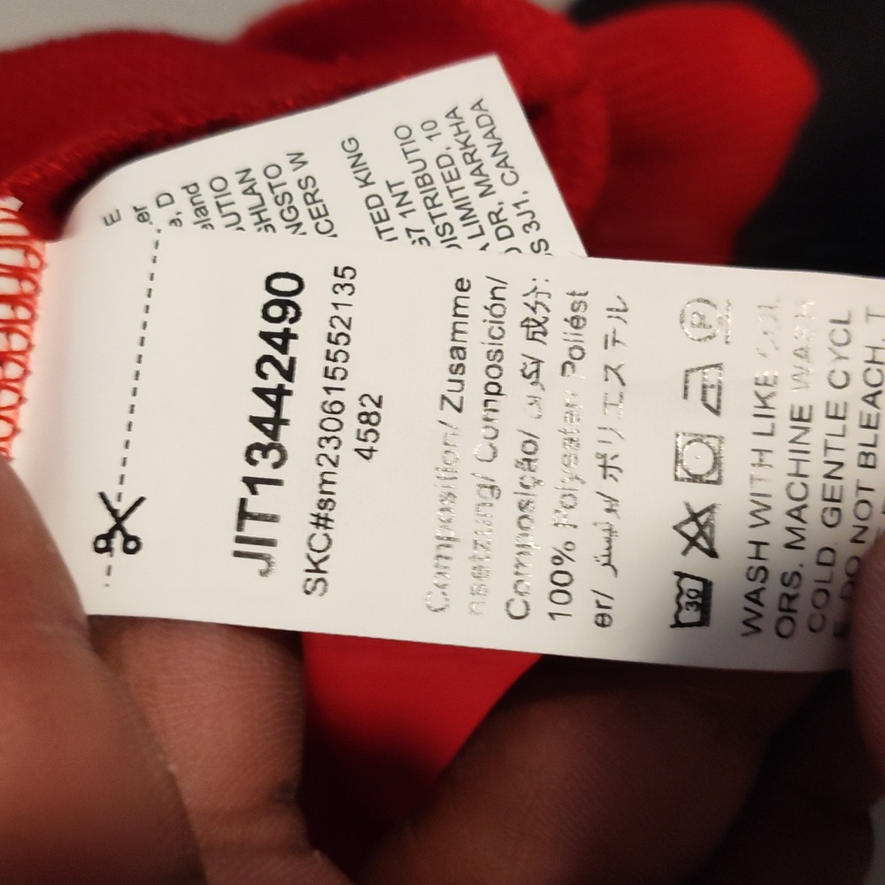 100% polyester Spider-Man hoodie medium - Picture 3 of 4